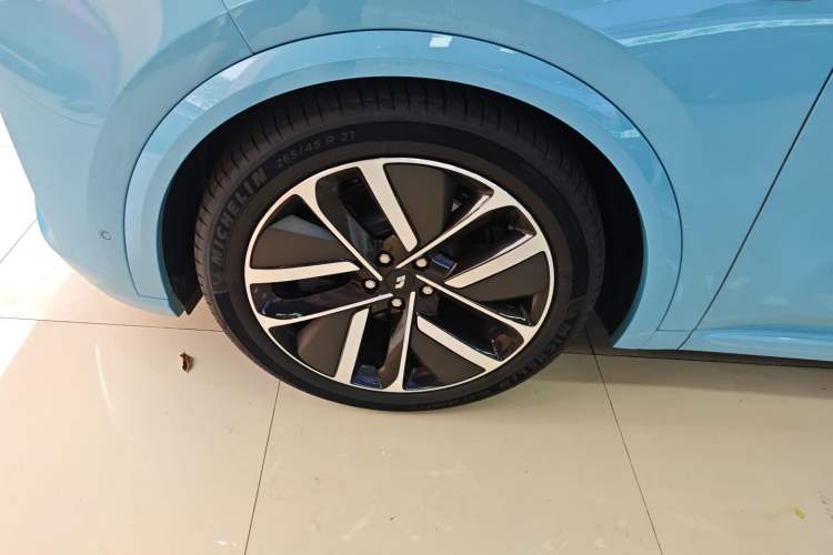 Used Li Auto L8 2024 Ultra Model Left Front Wheel Hub