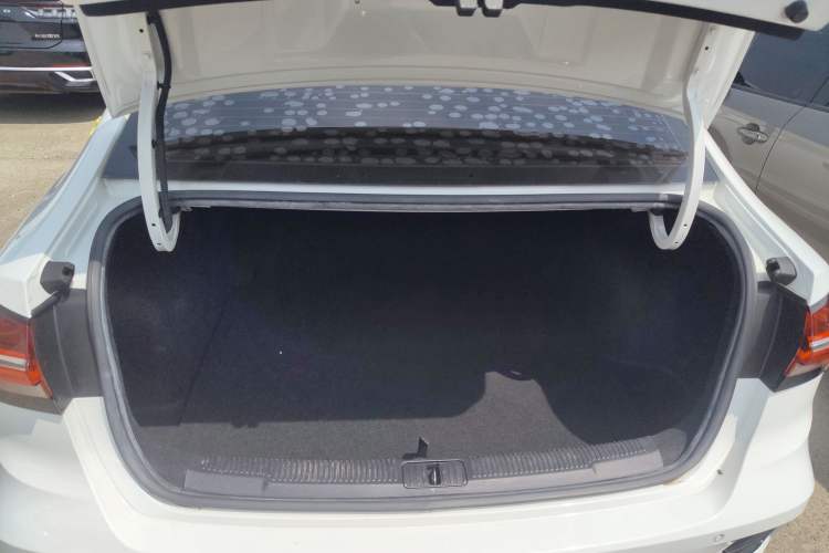 Used Roewe i5 2021 1.5L CVT Diamond Edition
