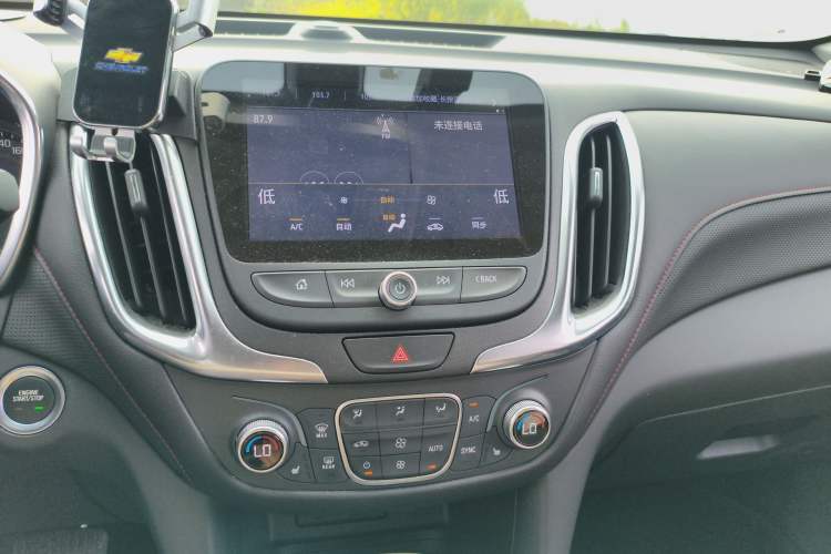 Used Chevrolet Equinox 2019 Redline 550T Automatic All-Wheel-Drive RS Model China VI Standard Audio And AC Panel