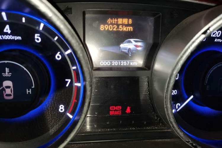 Used Hyundai Sonata 2011 2.0L Automatic Supreme Edition