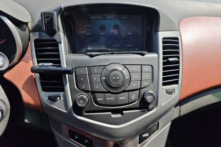 Used Chevrolet Cruze 2013 1.6L SE MT Audio And AC Panel