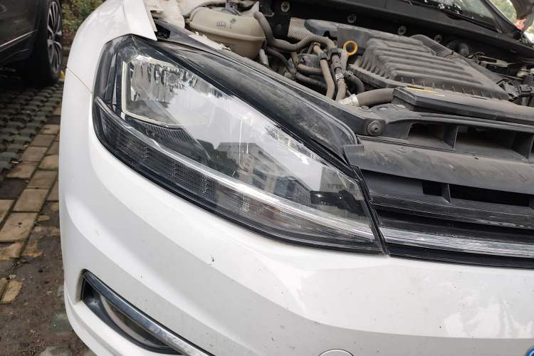 Used Volkswagen Golf 2018 230TSI Automatic Luxury Version Right Front Headlight