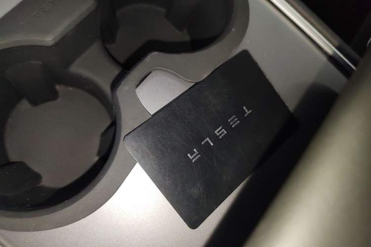 Used Tesla Model Y 2021 Long-Range All-Wheel-Drive Version 3D7