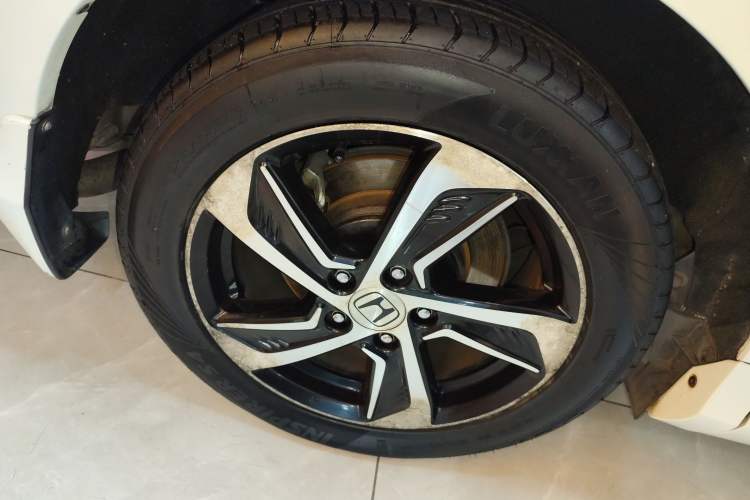 Used Honda Odyssey 2015 Updated Version 2.4L Smart Edition Exterior 2