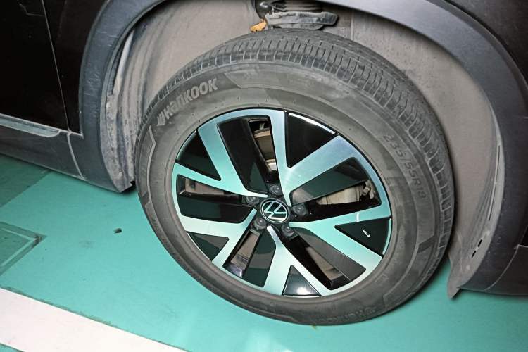 Used Volkswagen Tayron 2023 280TSI Two-Wheel-Drive Luxury Plus Advanced Version Right Front Wheel Hub