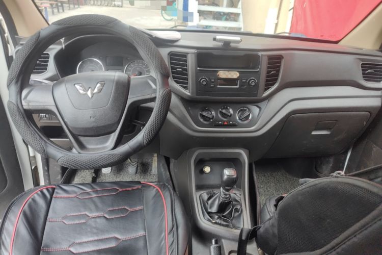 Used Wuling Hongguang V 2019 1.5L Jingqu Version China VI LAR Center Console