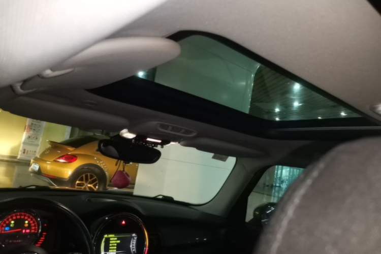 Used MINI 2015 1.5T COOPER Fun Five-Door Edition
