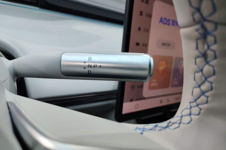 Used Hima Luxeed S7 2025 855 km Max
