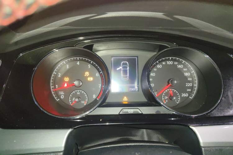 Used Volkswagen Lamando 2017 230TSI Manual Trend Edition Instrument Cluster