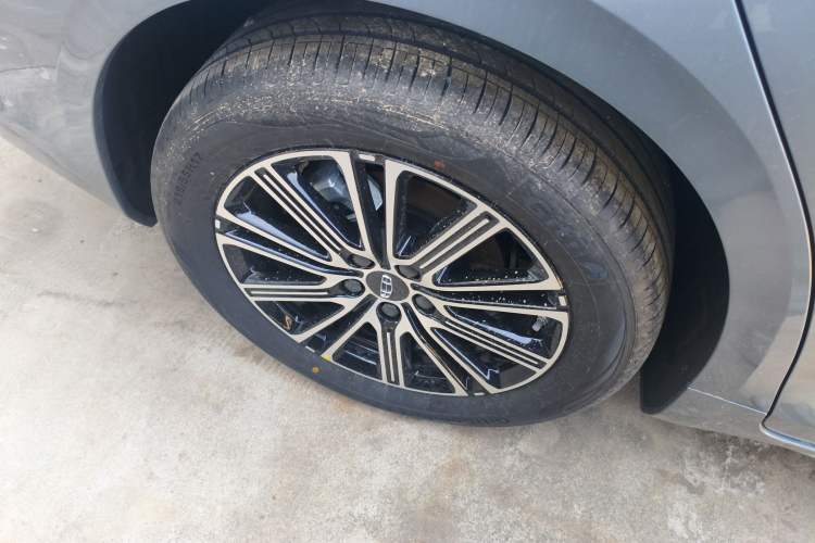 Used Geely Auto Preface 2026 Model Oriental Yao 1.5TD Fuyao Edition Right Rear Wheel Hub