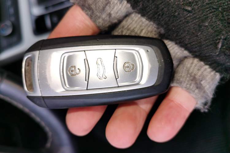 Used Geely Auto Emgrand X7 Sport 2018 1.8TD Automatic Two-Wheel Drive Zhiya Model