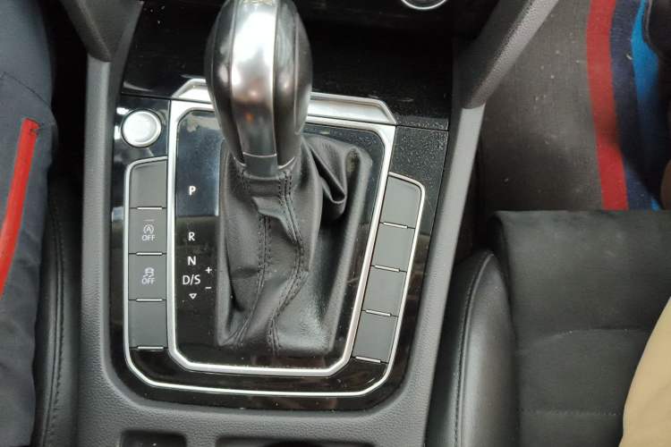 Used Volkswagen Magotan 2017 380TSI DSG Luxury Model Gear Lever