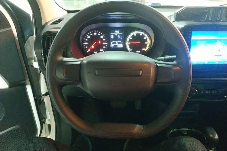 Used Roewe Clever 2021 302 km New Four-Seater Super-Efficient Version
