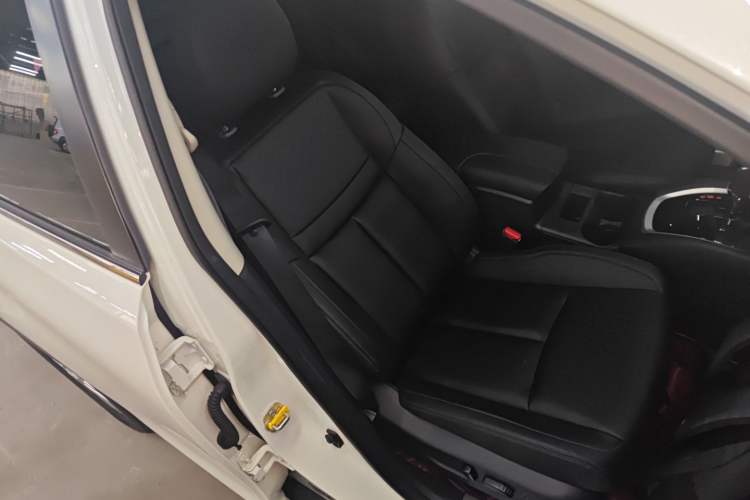 Used Nissan X-Trail 2023 Classic 2.0L Two-Wheel Drive Smart Connect Premium Edition
