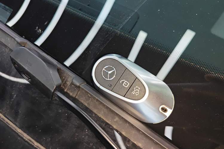 Used Mercedes-Benz GLC 2024 GLC 260 L 4MATIC Dynamic Edition 5-seater Interior 1