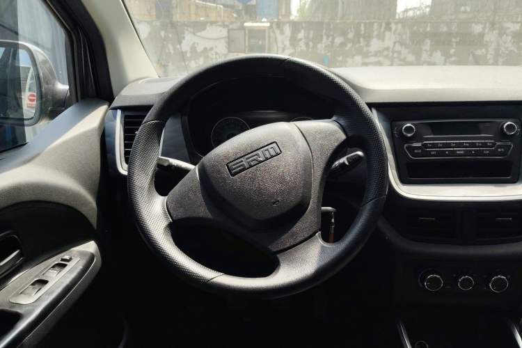 Used Jinbei Gold Hiace M Classic 2024 1.5L Engineering Lion Passenger Vehicle 6 Seats Steering Wheel