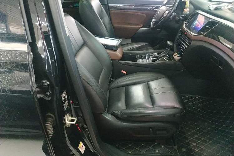 Used GAC Trumpchi GS8 2017 320T Two-Wheel Drive Luxury Smart Connectivity Version (7 Seats)