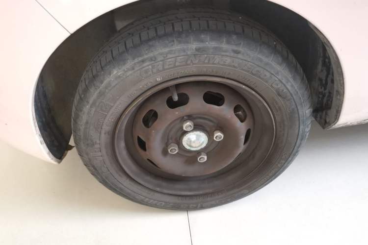 Used Wuling Hongguang MINIEV 2022 Macaron Premium Model – Lithium Iron Phosphate Left Front Wheel Hub