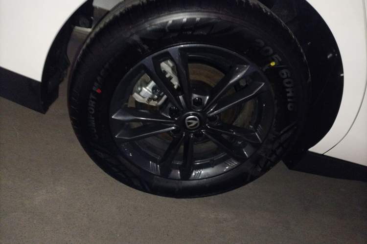 Used CHANGAN Eado DD 2023 Blue Whale NE 1.5T GDI DCT Luxury Edition Right Rear Wheel Hub