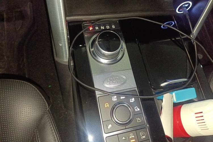 Used Land Rover Discovery 2017 3.0 SC V6 HSE Gear Lever