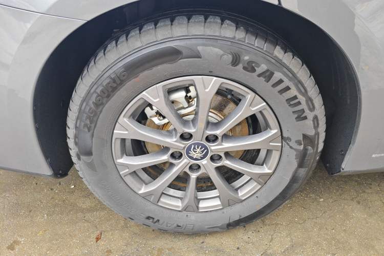 Used BYD Qin L 2025 DM-i Smart Drive 80KM Leading Model Right Rear Wheel Hub