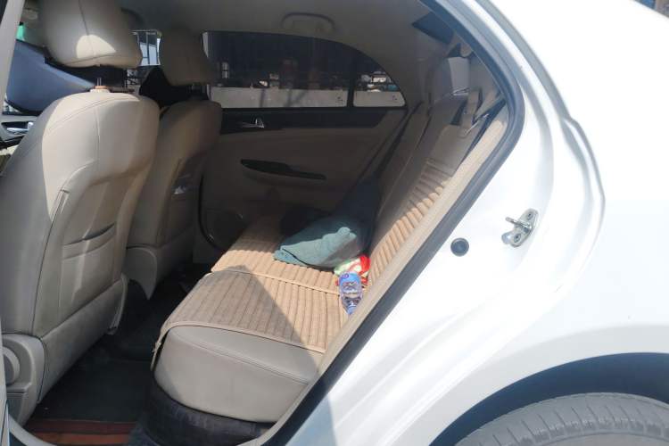 Used BYD e5 2018 450 Smart Connect Enjoyment Version
