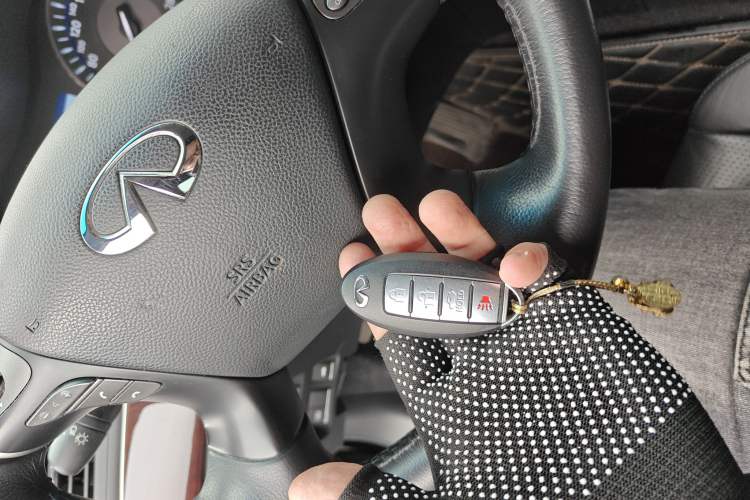 Used Infiniti Q70 2013 Q70L 2.5L Comfort Edition
