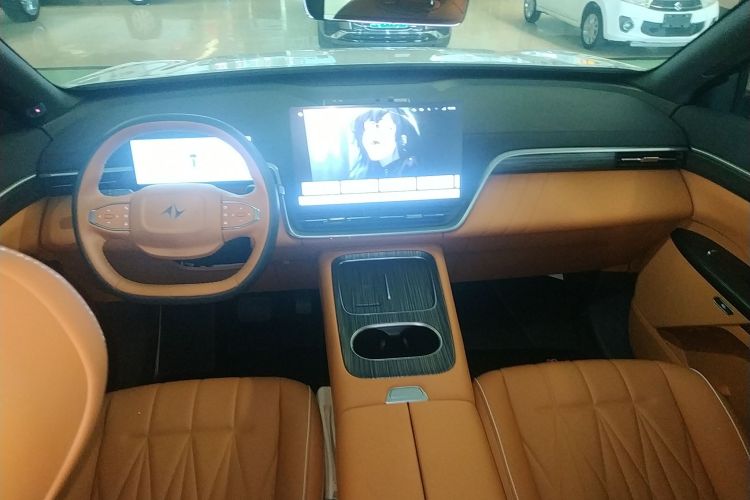 Used Dongfeng eπ eπ008 2025 210 Ultra Range-Extended Version 5 Seats Center Console