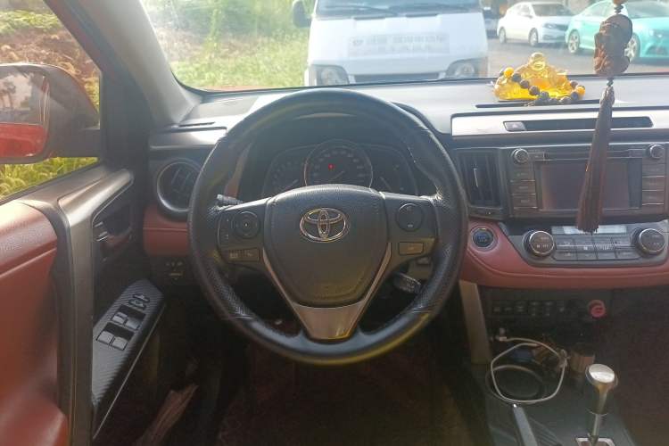 Used Toyota RAV4 2013 2.5L Automatic 4x4 Prestige Edition
