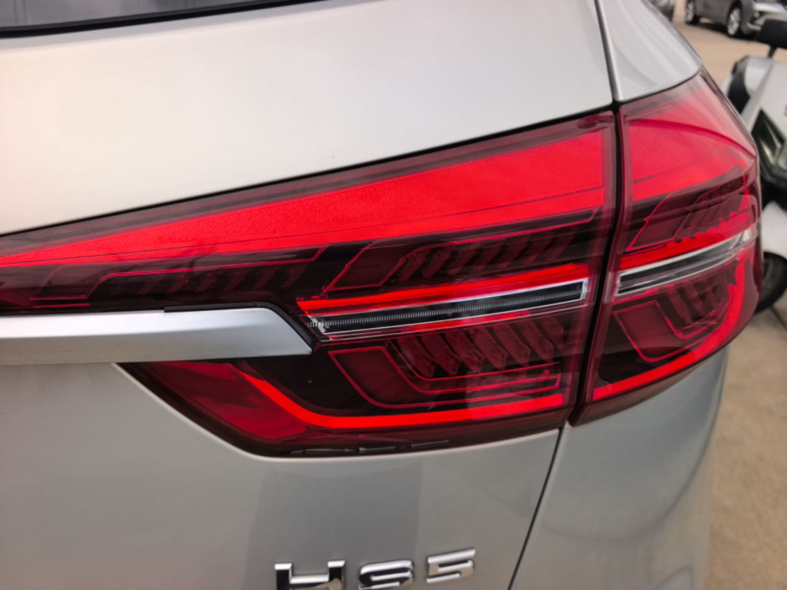 Hongqi HS5 2022 Facelifted Version 2.0T Smart Connect Flagship All-Wheel-Drive Edition — снимка 9