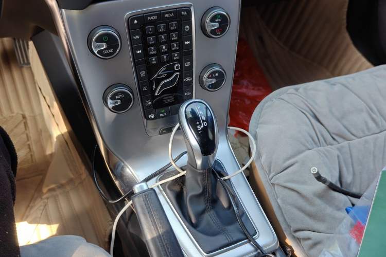 Used Volvo V40 2017 T3 Zhiya Edition Gear Lever