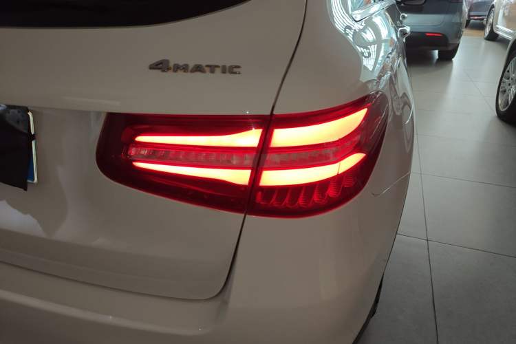 Used Mercedes-Benz GLC 2019 GLC 260 L 4MATIC Dynamic Model