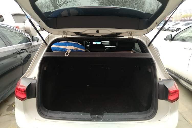 Used Volkswagen Golf 2021 280TSI DSG R-Line Trunk