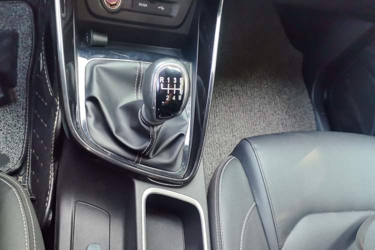 Used Baojun 530 2021 Global Car Anniversary Edition 1.5T Manual Luxury Model 6 Seats