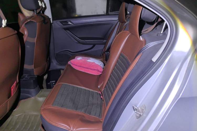 Used Volkswagen Jetta 2015 1.6L Manual Fashion Edition Left Rear Seat