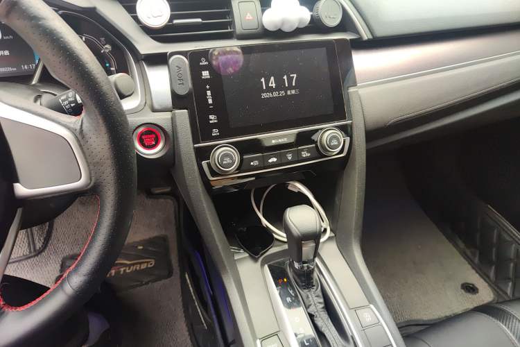 Used Honda Civic 2016 220TURBO CVT Luxury Edition Audio And AC Panel