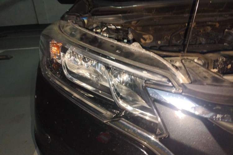 Used Honda CR-V 2016 2.0L two-wheel drive Urban Edition Right Front Headlight