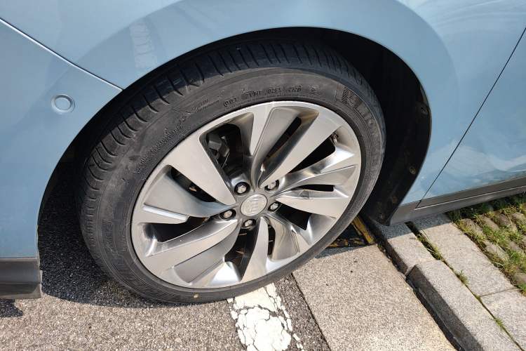 Used Buick Velite 6 2020 Plug-in Hybrid Connected Smart Model Left Front Wheel Hub