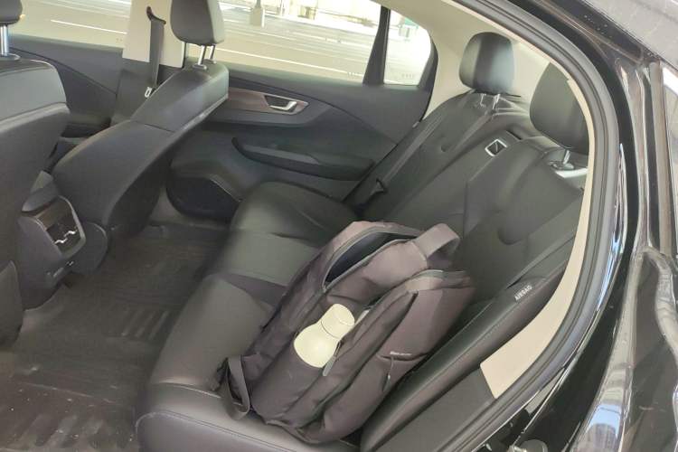 Used Hongqi E-QM5 2024 450km Range Commuter Version
