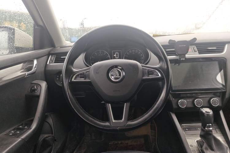 Used Skoda Octavia 2017 1.6L Automatic Smart Drive Edition