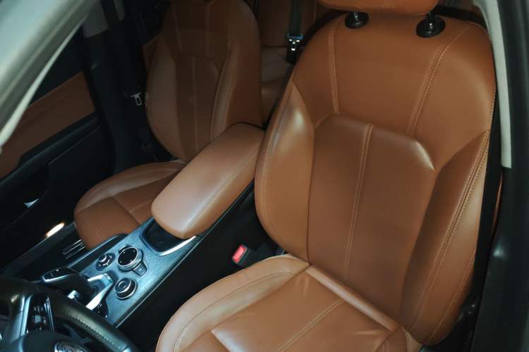 Used Alfa Romeo Giulia 2021 2.0T 280HP Luxury Edition
