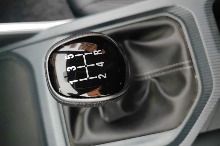 Used Geely Auto Emgrand 2025 4th Generation 1.5L Manual – Dragon Edition