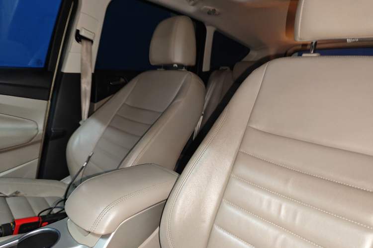 Used Ford Kuga 2013 1.6L GTDi Two-Wheel-Drive Trend Model Left Front Seat