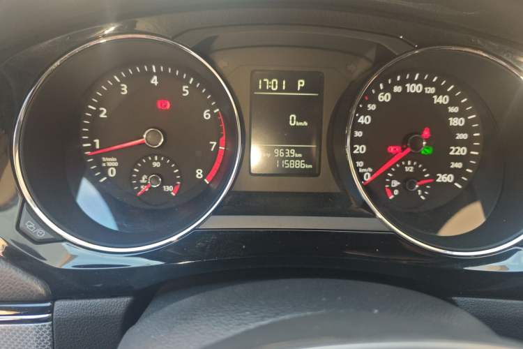 Used Volkswagen Sagitar 2015 230TSI Automatic Comfort Version Odometer Close Up