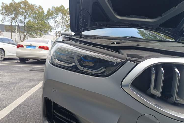 Used BMW 8 Series 2022 840i xDrive 4-Door Gran Coupe M Sport Package Right Front Headlight