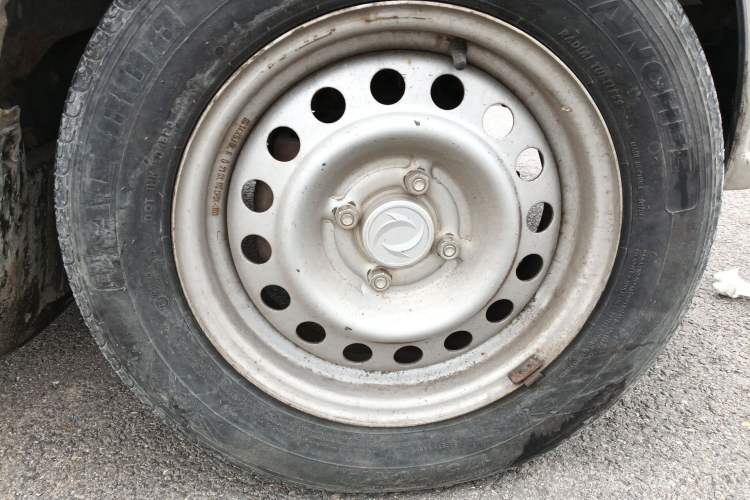 Used Dongfeng Xiaokang K07II 2013 1.0L Base Version Right Front Wheel Hub