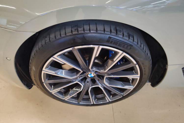 Used BMW 6 Series GT 2021 630i M Sport Grand Touring Edition Left Front Wheel Hub