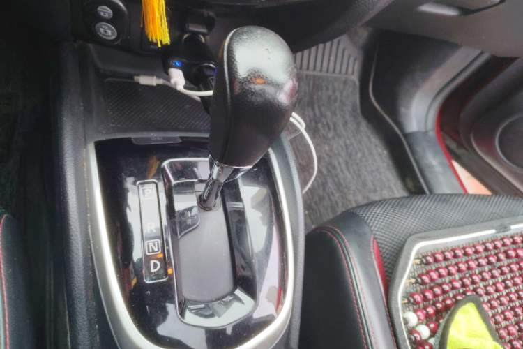 Used Nissan Qashqai 2016 2.0L CVT Luxury Edition Gear Lever