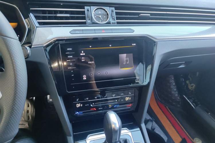 Used Volkswagen Magotan 2023 2 Million Units Limited Edition 330TSI DSG Leading Version Audio And AC Panel