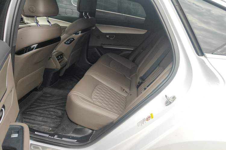 Used BYD Han 2023 EV Champion Edition 715KM Front-Drive Prestige Model Left Rear Seat